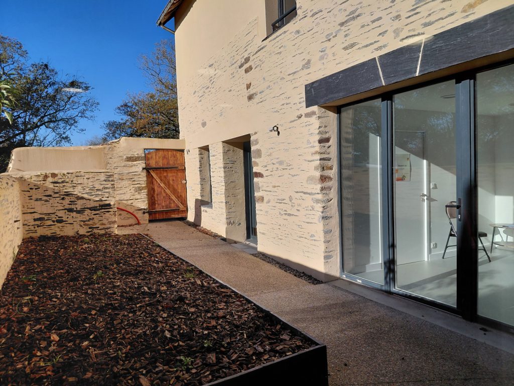 Accès PMR avec jardin.