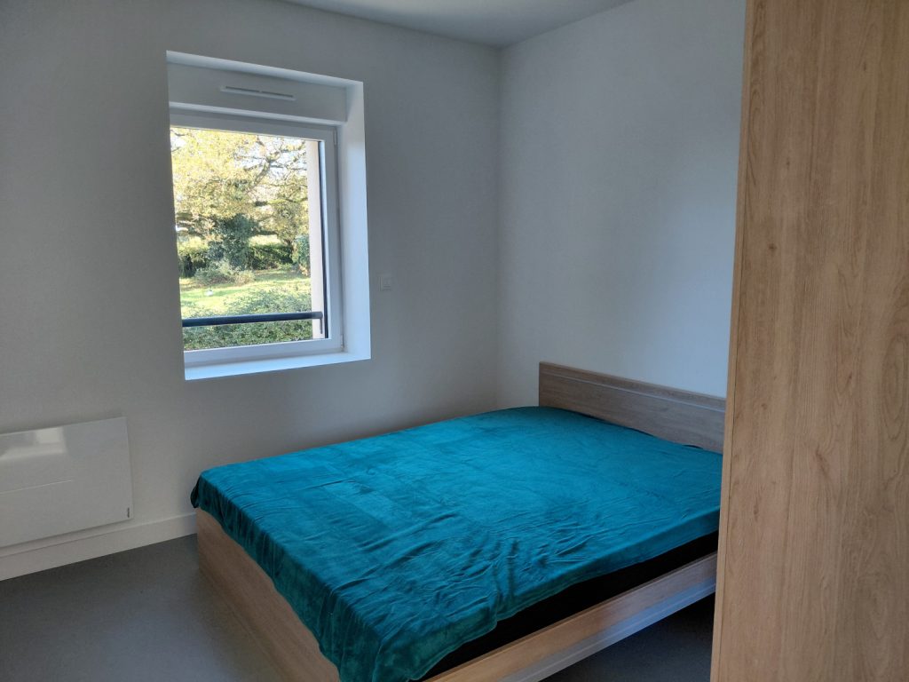 Un studio est disponible à l'étage de la maison médicale, idéal pour loger vos stagiaires ou remplaçants.